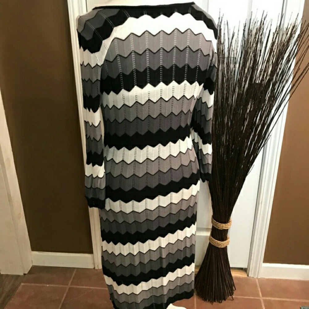 Midi dress elegant, size 6 - Picture 2 of 3